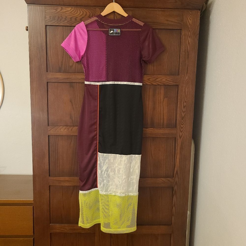 Nike Sportswear Bordeaux Dress Size Small - Picture 10 of 11